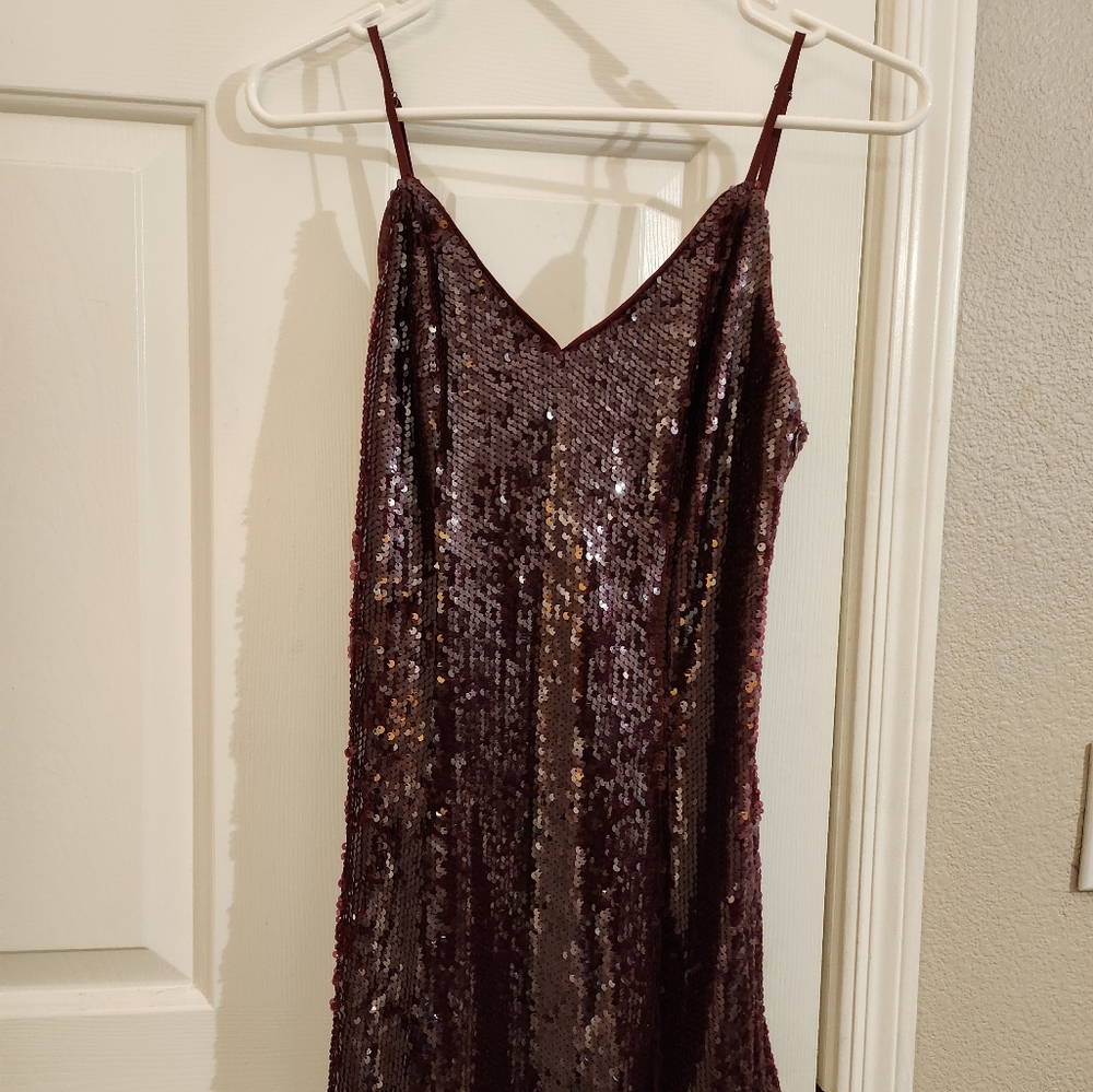 Burgundy mini sparkly party dress
